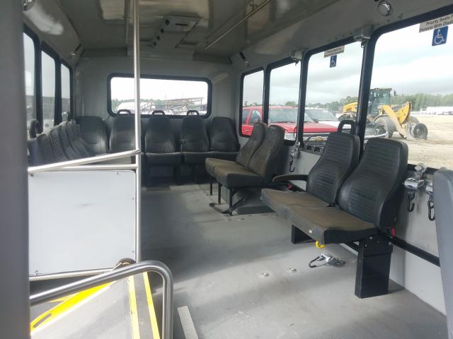 Ford Transit Cutaway 350 HD Image 9